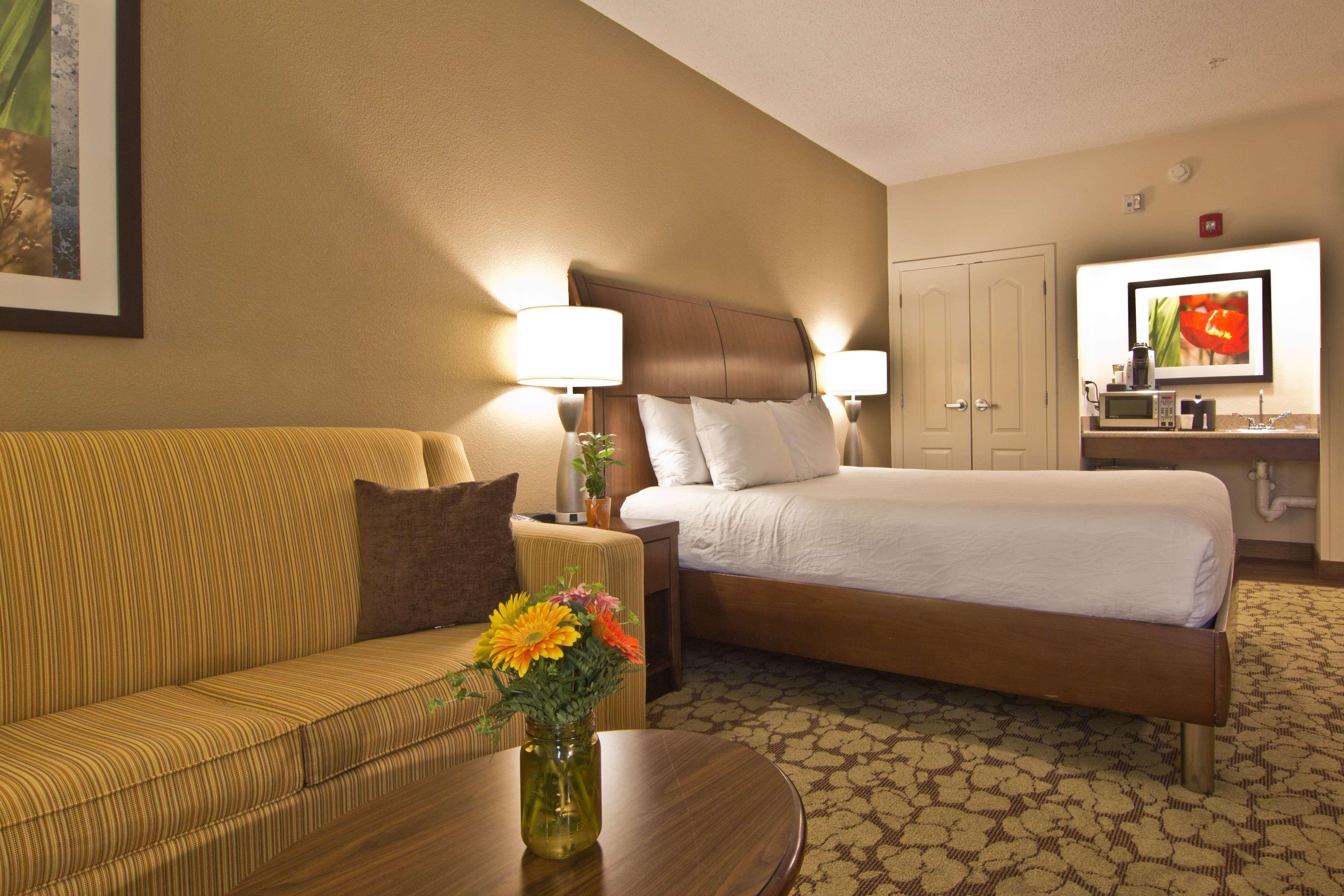 Hilton Garden Inn Columbus/Гров Сити Экстерьер фото