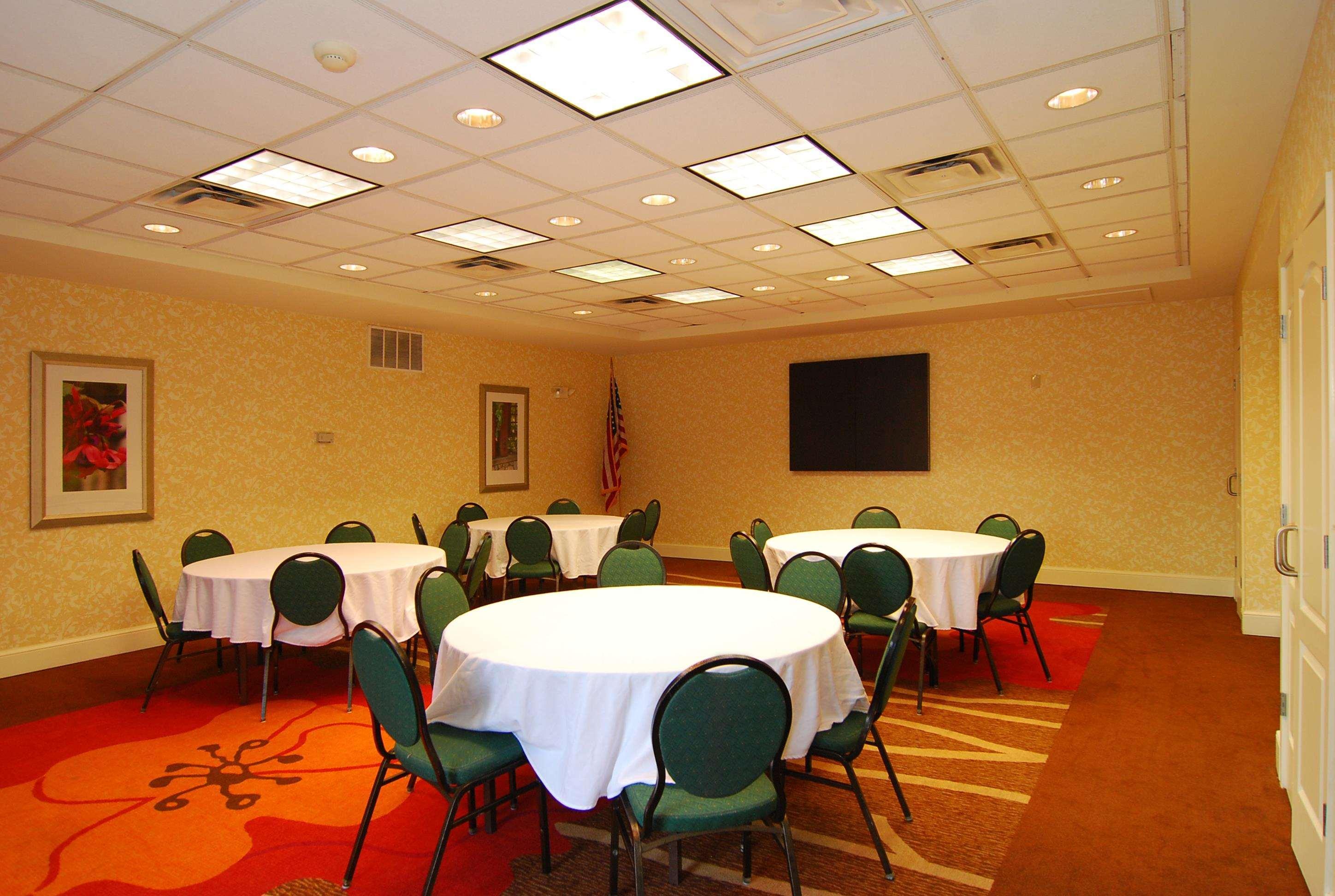 Hilton Garden Inn Columbus/Гров Сити Экстерьер фото