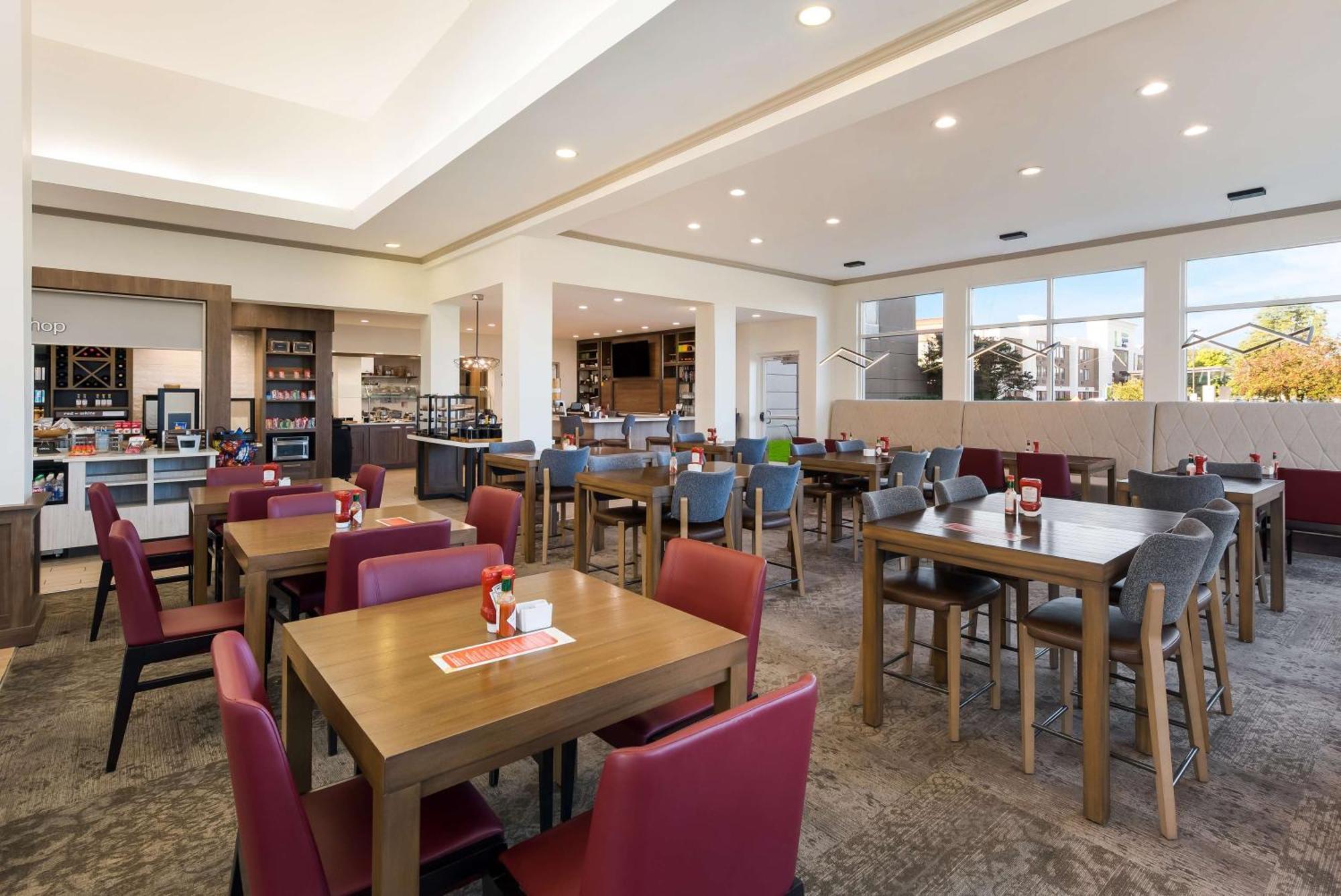 Hilton Garden Inn Columbus/Гров Сити Экстерьер фото