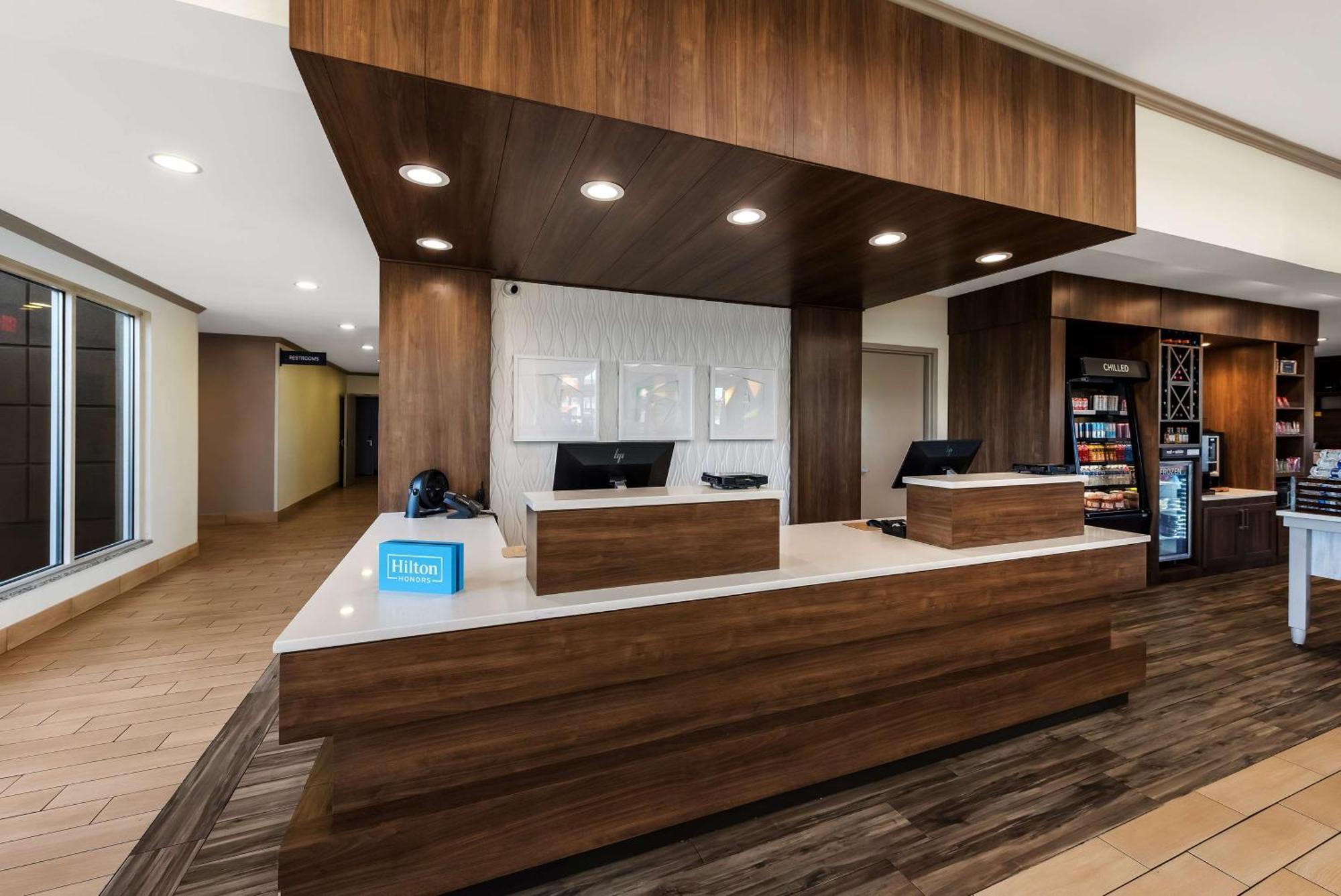 Hilton Garden Inn Columbus/Гров Сити Экстерьер фото